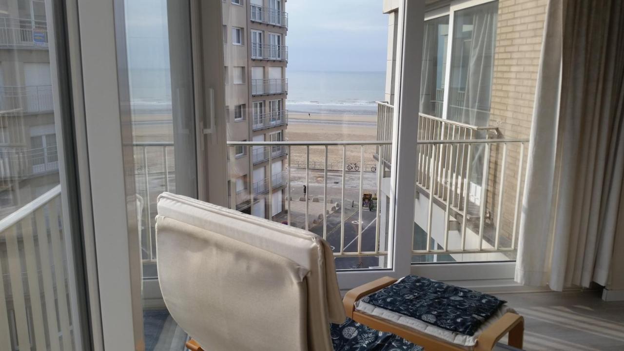 Zonnig En Gezellig Appartement Met Zijdelings Zeezicht En Zwembad In Koksijde Exteriér fotografie