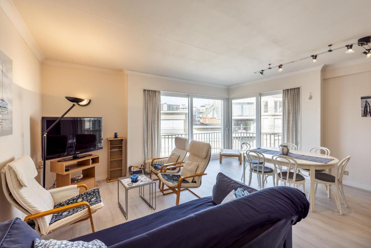 Zonnig En Gezellig Appartement Met Zijdelings Zeezicht En Zwembad In Koksijde Exteriér fotografie
