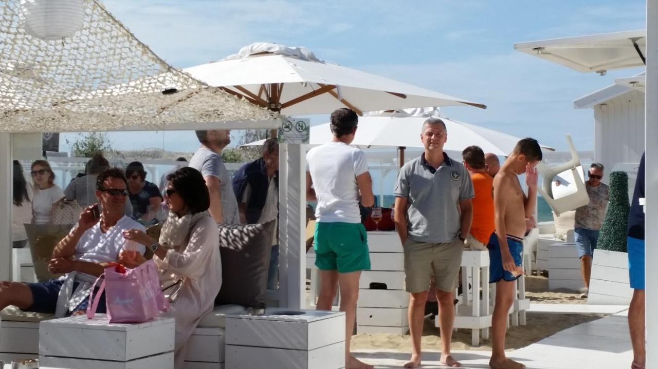 Zonnig En Gezellig Appartement Met Zijdelings Zeezicht En Zwembad In Koksijde Exteriér fotografie